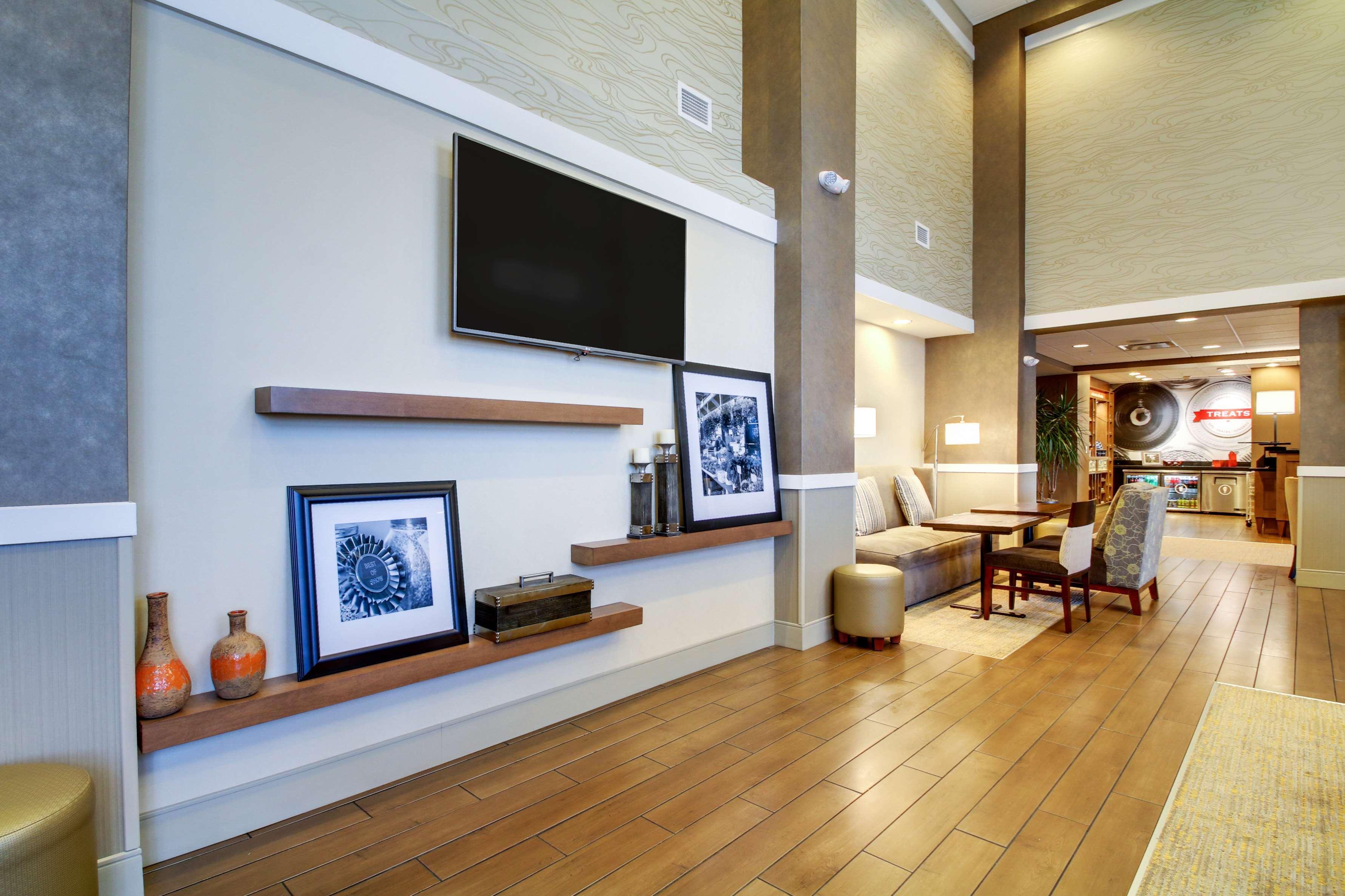 Hampton Inn & Suites Milwaukee West West Allis Buitenkant foto